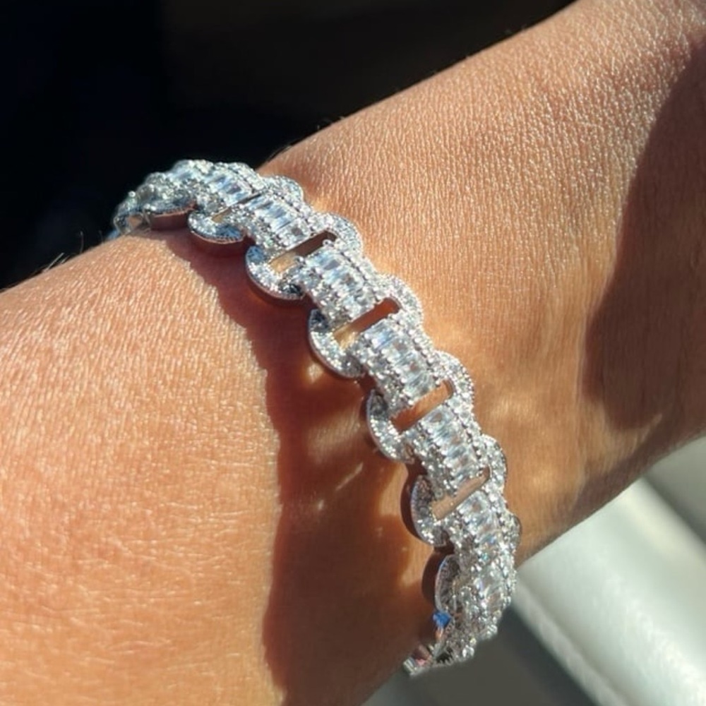 925 Sterling Silver plated Swarovski elements cuff bracelet - Picture 10 of 12